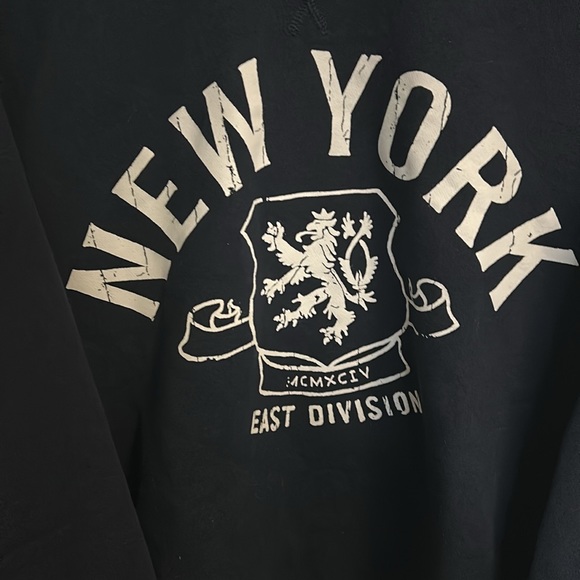 Old Navy ON crewneck sweater - Picture 2 of 7